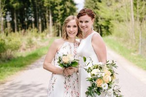 Hochzeits-Make-Up Braut und Trauzeugin
