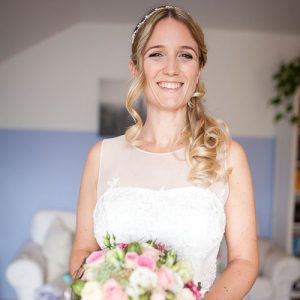 Hochzeitsfotos Siegen - Brautmake-Up und Haare